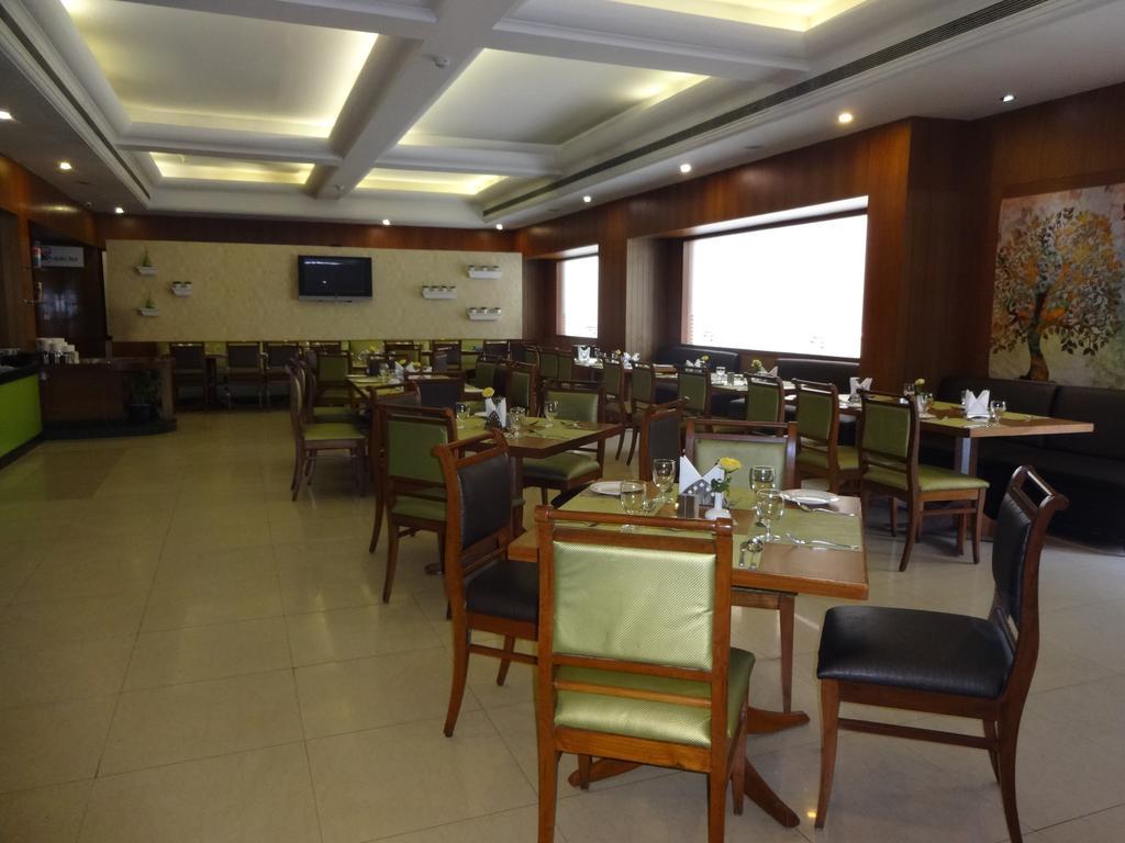 J P Cordial Hotel Bangalore Bagian luar foto