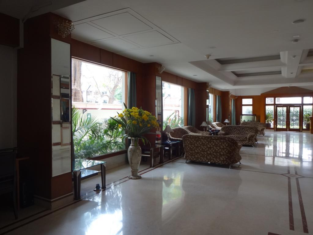 J P Cordial Hotel Bangalore Bagian luar foto