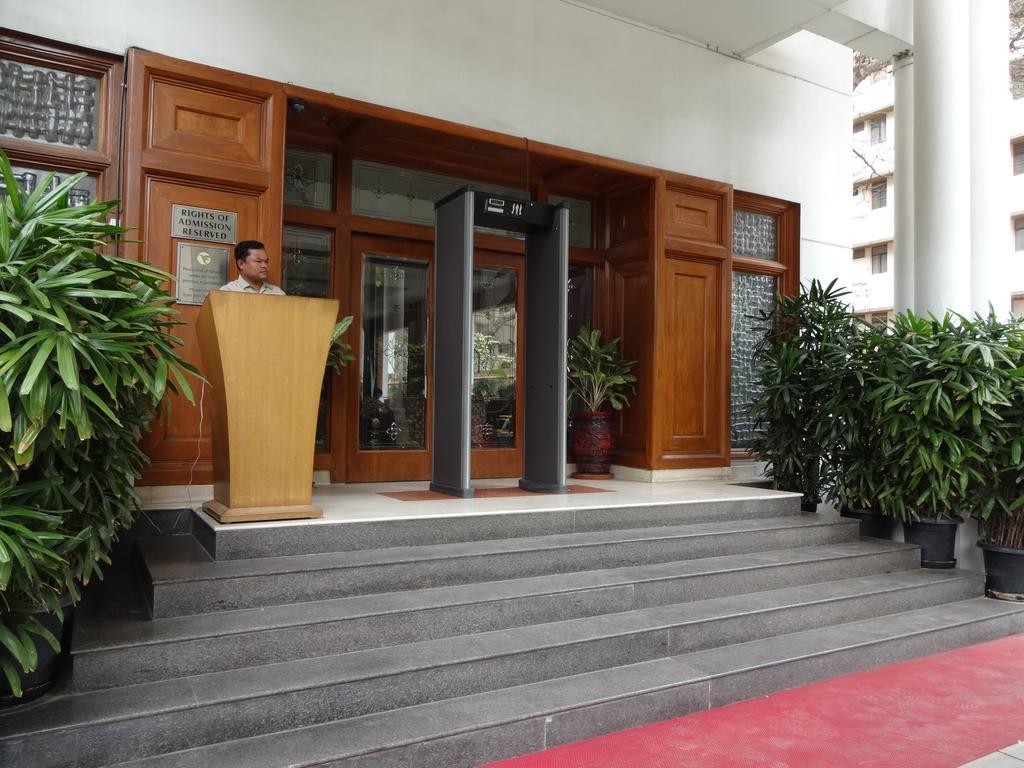 J P Cordial Hotel Bangalore Bagian luar foto