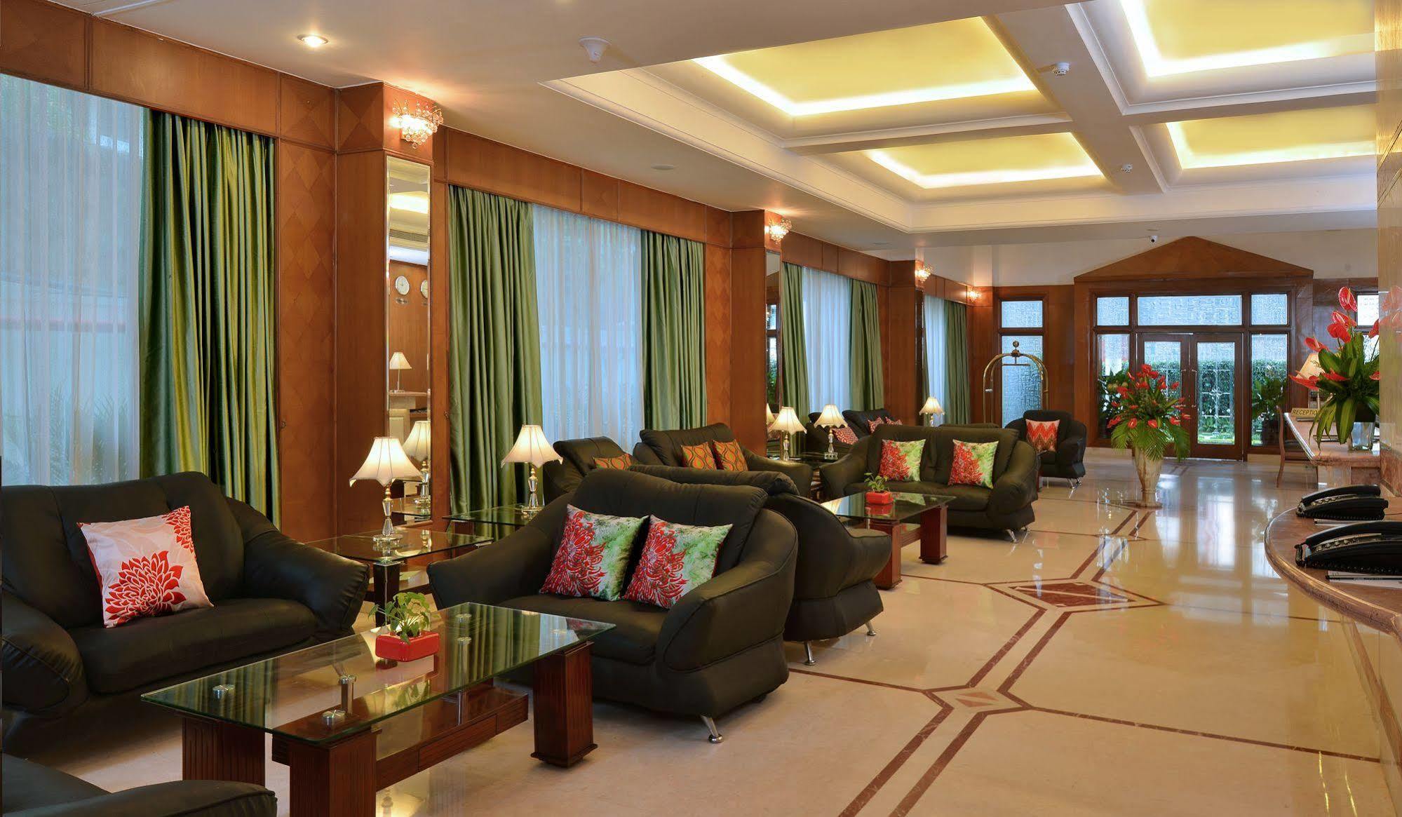 J P Cordial Hotel Bangalore Bagian luar foto